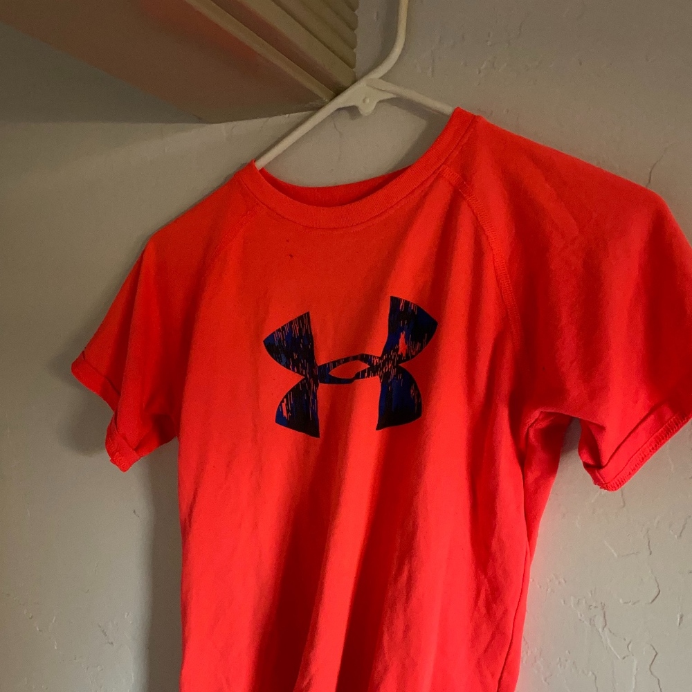 Under Armor Dry Fit Workout Shirt